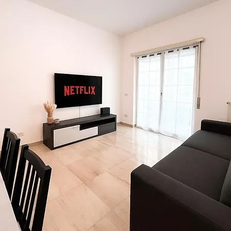 Bonelli Eur Space Apartment